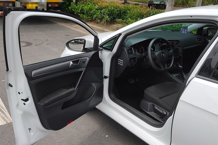 Used Volkswagen Golf 2016 1.6L Automatic Fashion Model Driver Seat