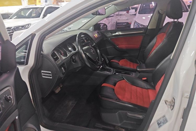 Used Volkswagen Golf 2016 230TSI Automatic Comfort Version Driver Seat