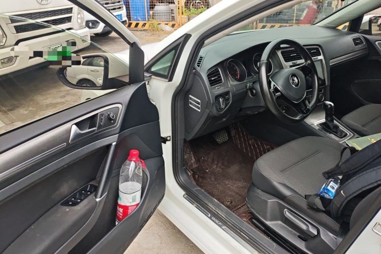 Used Volkswagen Golf 2016 230TSI Automatic Comfort Version Driver Seat