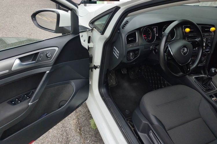Used Volkswagen Golf 2016 230TSI Manual Comfort Version Driver Seat