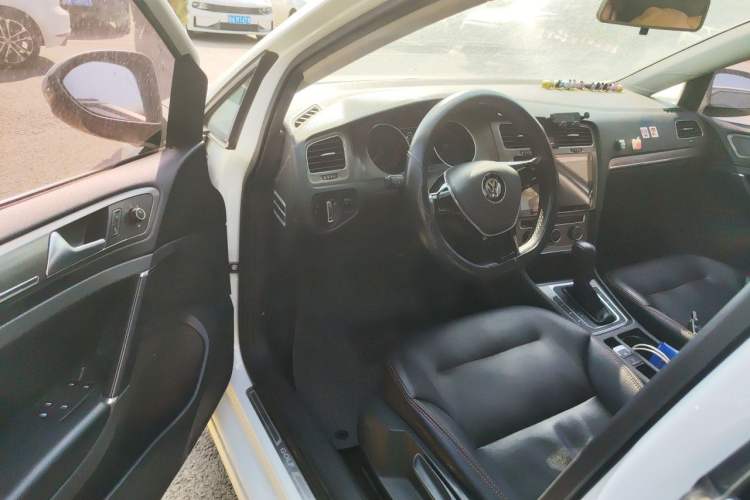 Used Volkswagen Golf 2016 230TSI Automatic Comfort Version Driver Seat