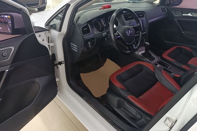 Used Volkswagen Golf 2016 1.6L Automatic Comfort Model Driver Seat