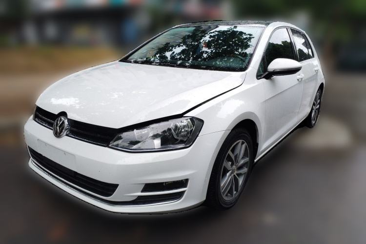 Used Volkswagen Golf 2016 230TSI Automatic Luxury Version Guazi used car, China used car export, Used car for sale, Used cars, Cheapest cars for sale