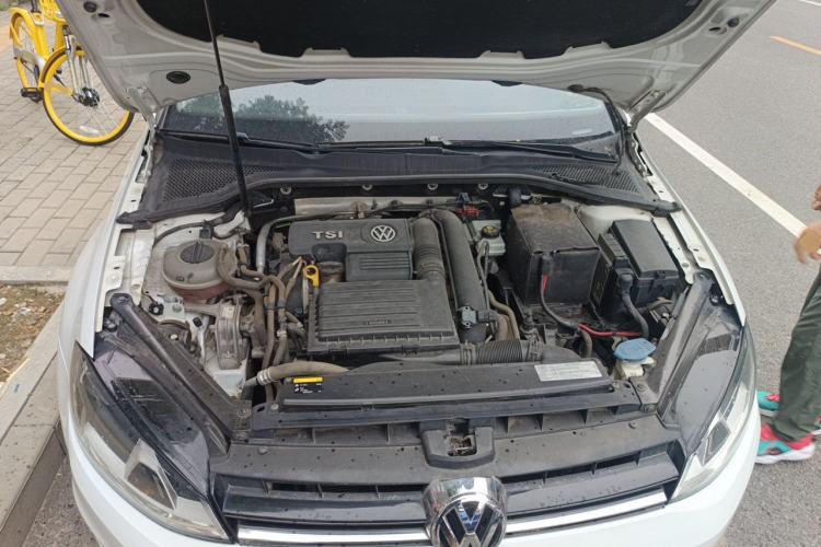 Used Volkswagen Golf 2016 230TSI Automatic Luxury Version Engine Bay