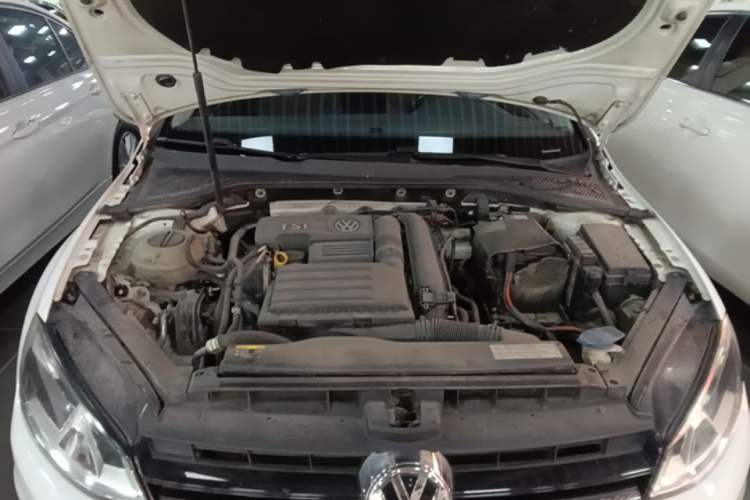 Used Volkswagen Golf 2016 230TSI Automatic Comfort Version Engine Bay