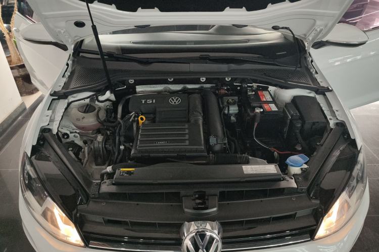 Used Volkswagen Golf 2016 230TSI Automatic Comfort Version Engine Bay