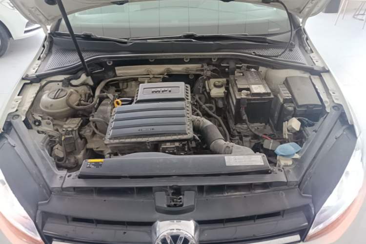 Used Volkswagen Golf 2016 1.6L Automatic Fashion Model Engine Bay
