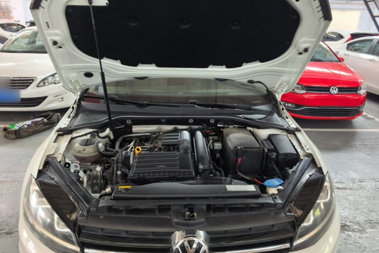Used Volkswagen Golf 2016 280TSI Automatic Flagship Model Engine Bay