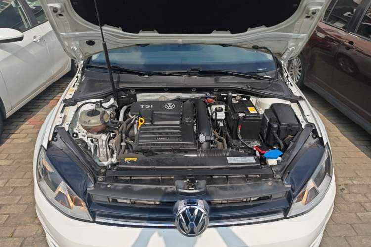 Used Volkswagen Golf 2016 230TSI Automatic Comfort Version Engine Bay