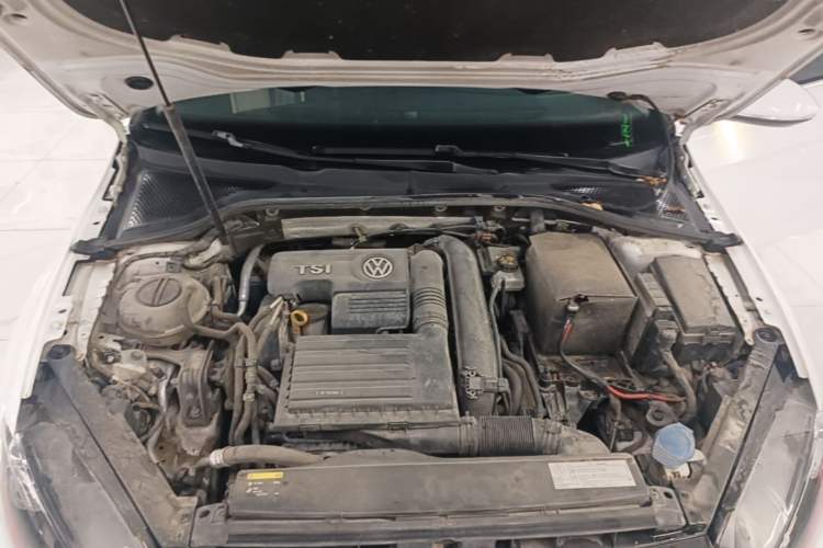 Used Volkswagen Golf 2016 230TSI Automatic Luxury Version Engine Bay