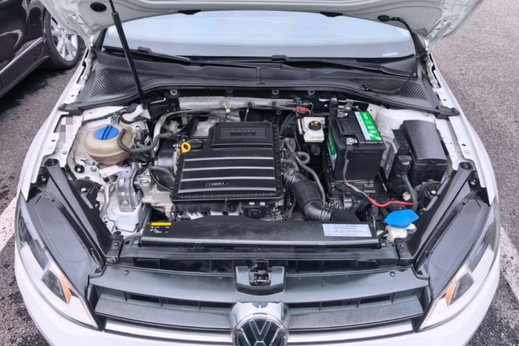 Used Volkswagen Golf 2016 1.6L Manual Fashion Edition Engine Bay