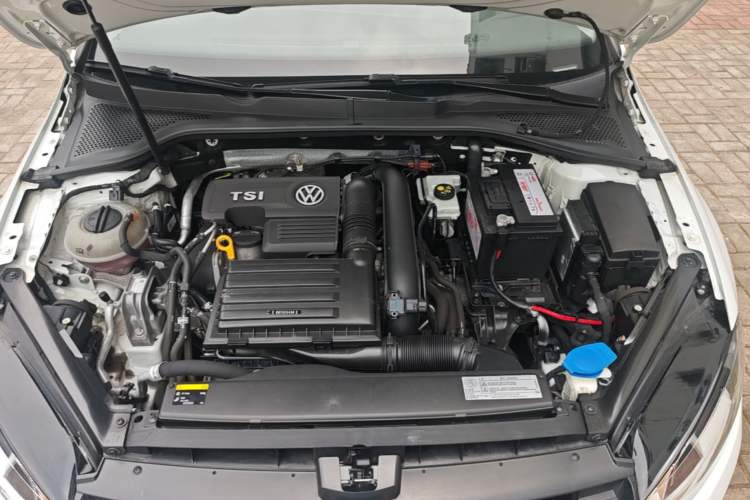 Used Volkswagen Golf 2016 230TSI Automatic Comfort Version Engine Bay