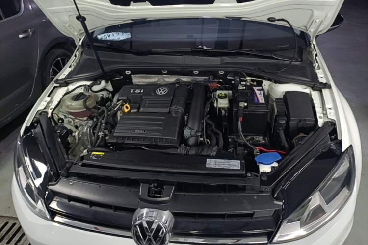 Used Volkswagen Golf 2016 230TSI Automatic Comfort Version Engine Bay