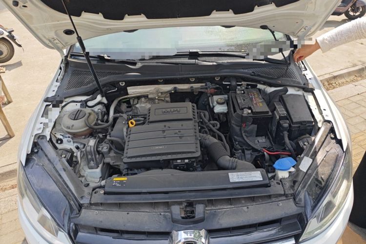 Used Volkswagen Golf 2016 1.6L Manual Fashion Edition Engine Bay