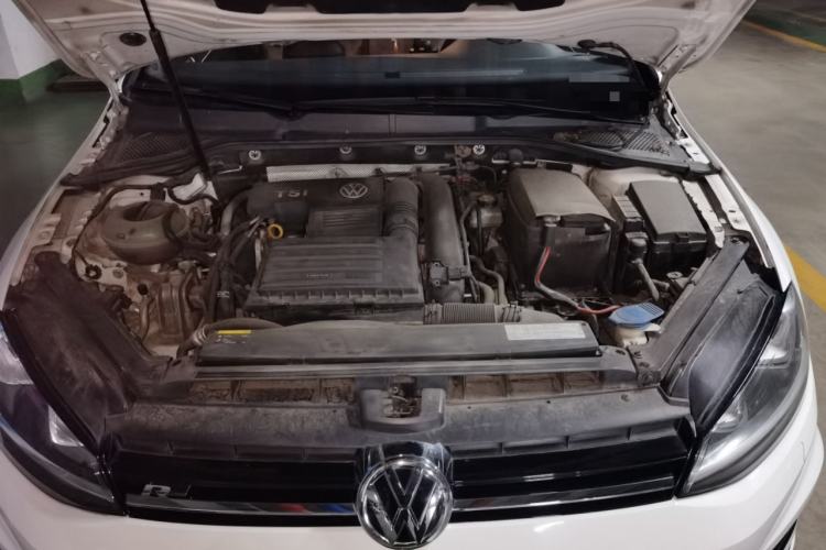 Used Volkswagen Golf 2016 1.4TSI Automatic R-Line Engine Bay