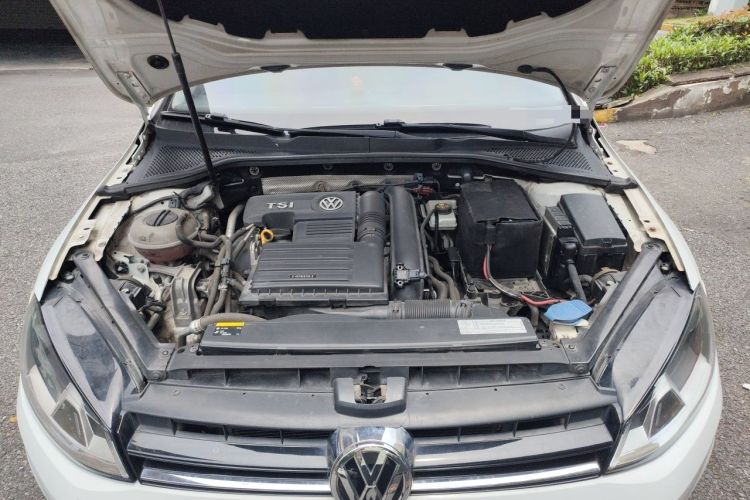 Used Volkswagen Golf 2016 230TSI Automatic Luxury Version Engine Bay