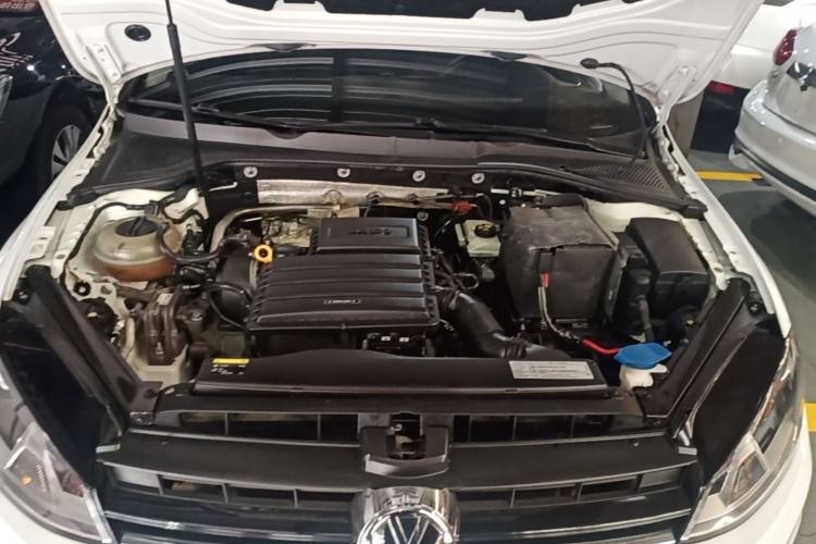 Used Volkswagen Golf 2016 1.6L Automatic Fashion Model Engine Bay