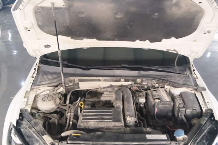 Used Volkswagen Golf 2016 230TSI Automatic Comfort Version Engine Bay