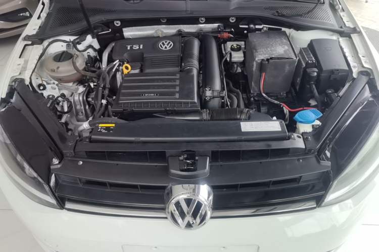 Used Volkswagen Golf 2016 230TSI Automatic Luxury Version Engine Bay