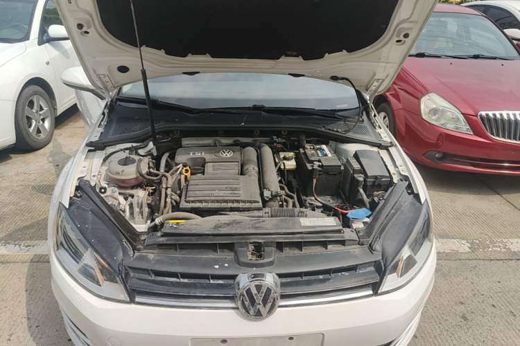 Used Volkswagen Golf 2016 230TSI Automatic Comfort Version Engine Bay