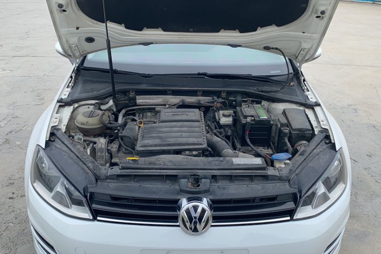 Used Volkswagen Golf 2016 1.6L Automatic Comfort Model Engine Bay