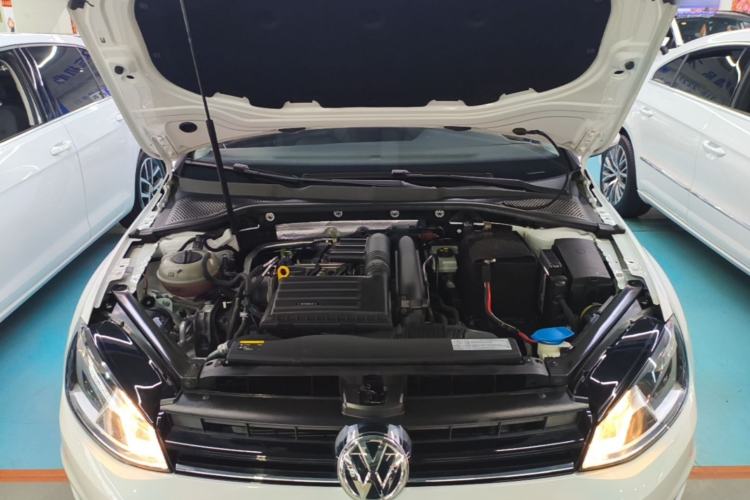 Used Volkswagen Golf 2016 230TSI Automatic Luxury Version Engine Bay