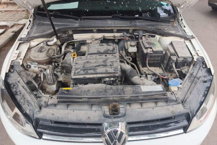 Used Volkswagen Golf 2016 1.6L Manual Fashion Edition Engine Bay