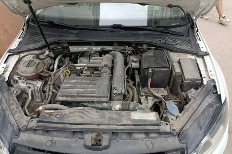 Used Volkswagen Golf 2016 230TSI Automatic Luxury Version Engine Bay