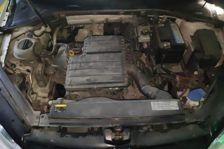 Used Volkswagen Golf 2016 1.6L Automatic Fashion Model Engine Bay