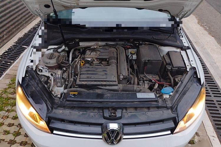 Used Volkswagen Golf 2016 230TSI Automatic Luxury Version Engine Bay