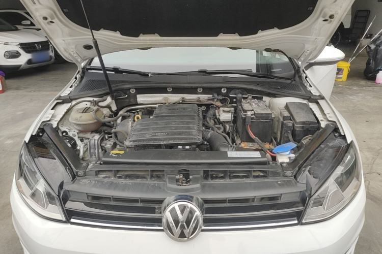 Used Volkswagen Golf 2016 1.6L Automatic Comfort Model Engine Bay