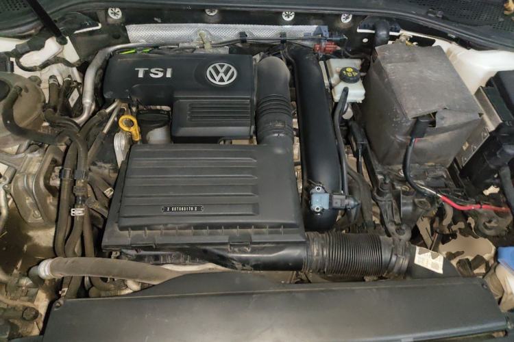 Used Volkswagen Golf 2016 230TSI Automatic Luxury Version Engine Bay