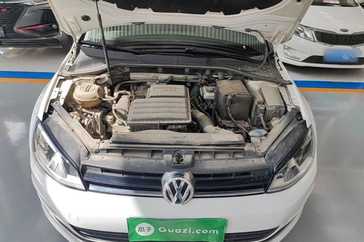 Used Volkswagen Golf 2016 1.6L Automatic Fashion Model Engine Bay