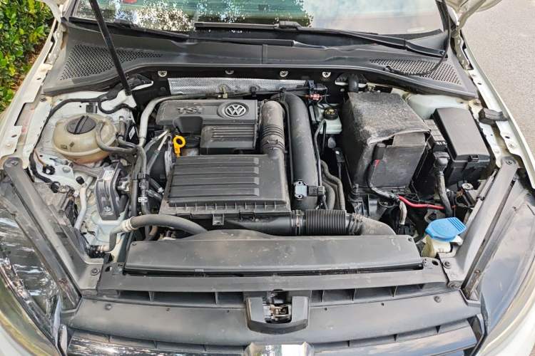 Used Volkswagen Golf 2016 1.4TSI Automatic R-Line Engine Bay
