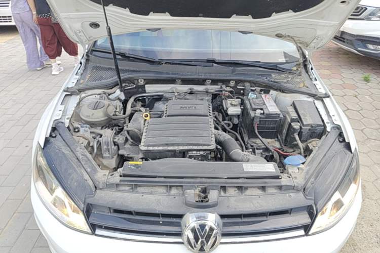 Used Volkswagen Golf 2016 1.6L Automatic Comfort Model Engine Bay