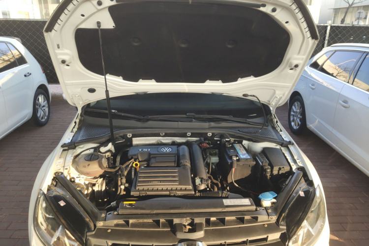 Used Volkswagen Golf 2016 230TSI Automatic Comfort Version Engine Bay