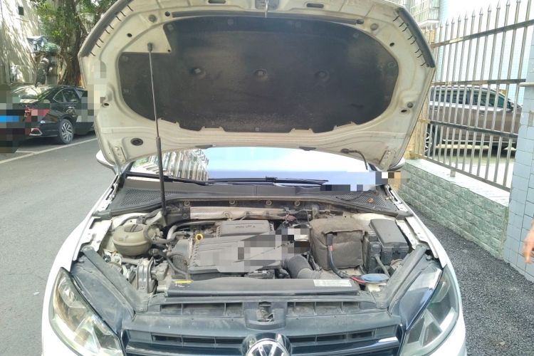 Used Volkswagen Golf 2016 1.6L Automatic Fashion Model Engine Bay