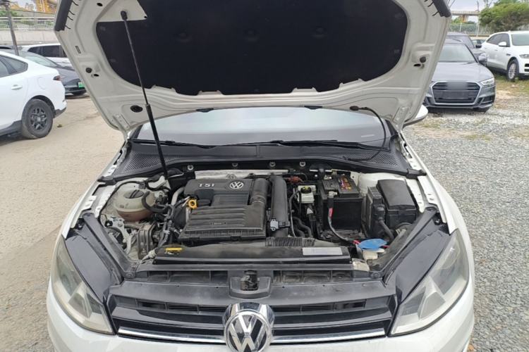Used Volkswagen Golf 2016 230TSI Automatic Luxury Version Engine Bay