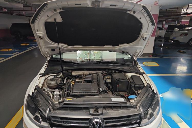 Used Volkswagen Golf 2016 230TSI Automatic Luxury Version Engine Bay