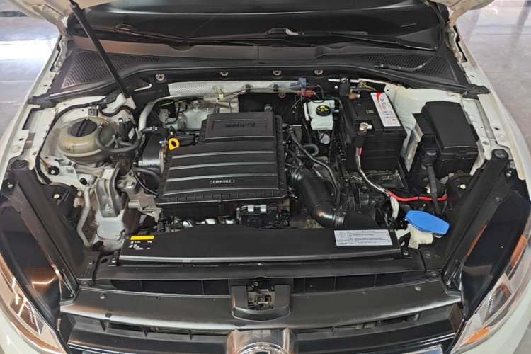 Used Volkswagen Golf 2016 1.6L Automatic Comfort Model Engine Bay