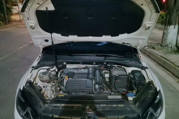 Used Volkswagen Golf 2016 230TSI Automatic Comfort Version Engine Bay