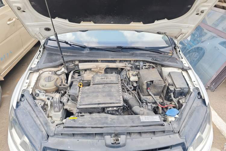 Used Volkswagen Golf 2016 1.6L Automatic Fashion Model Engine Bay