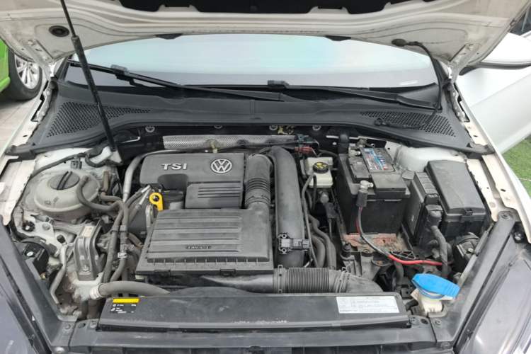 Used Volkswagen Golf 2016 230TSI Automatic Comfort Version Engine Bay