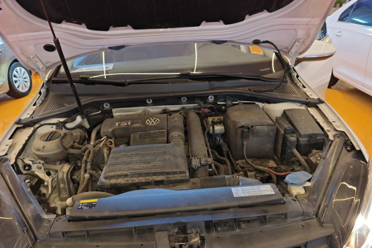 Used Volkswagen Golf 2016 230TSI Automatic Luxury Version Engine Bay