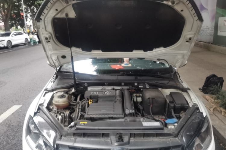 Used Volkswagen Golf 2016 230TSI Automatic Luxury Version Engine Bay