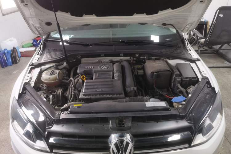 Used Volkswagen Golf 2016 230TSI Automatic Luxury Version Engine Bay
