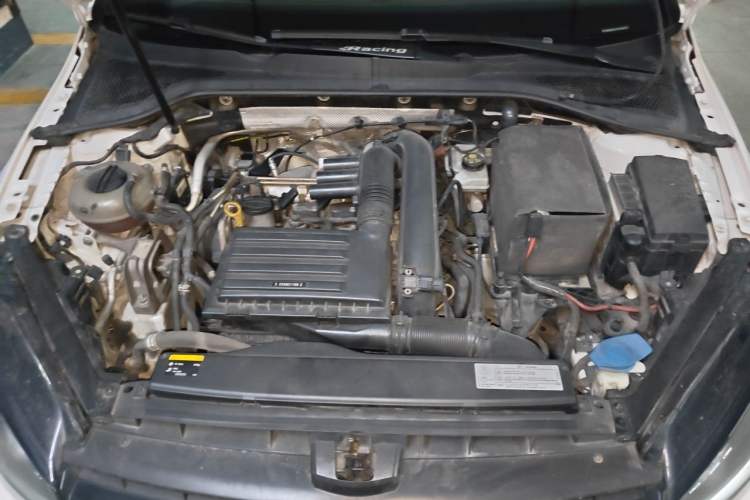 Used Volkswagen Golf 2016 1.4TSI Automatic R-Line Engine Bay