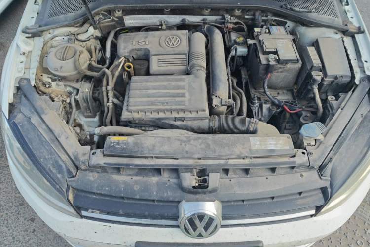 Used Volkswagen Golf 2016 1.4TSI Automatic R-Line Engine Bay