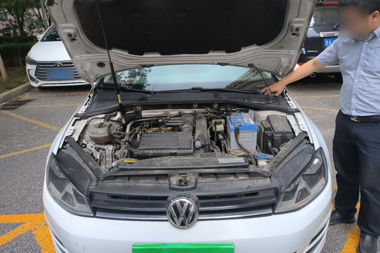 Used Volkswagen Golf 2016 230TSI Automatic Comfort Version Engine Bay