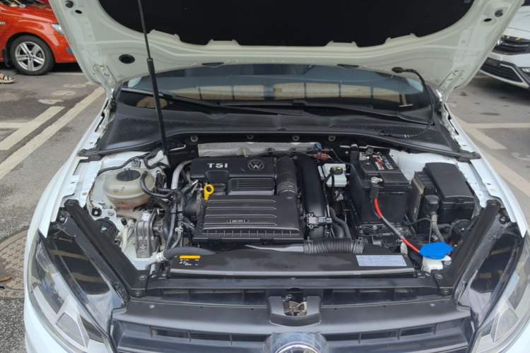Used Volkswagen Golf 2016 230TSI Automatic Comfort Version Engine Bay